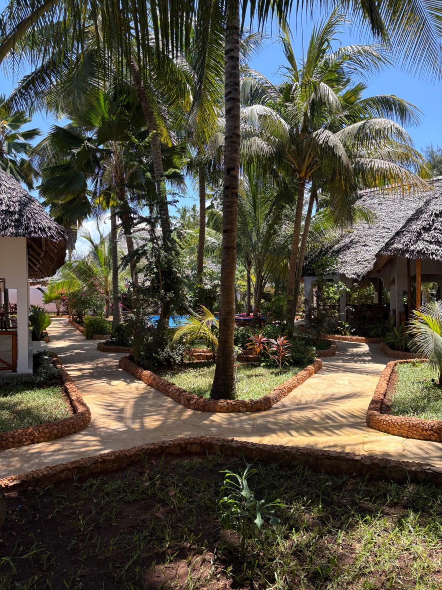 African Bungalows Nungwi Bagian luar foto