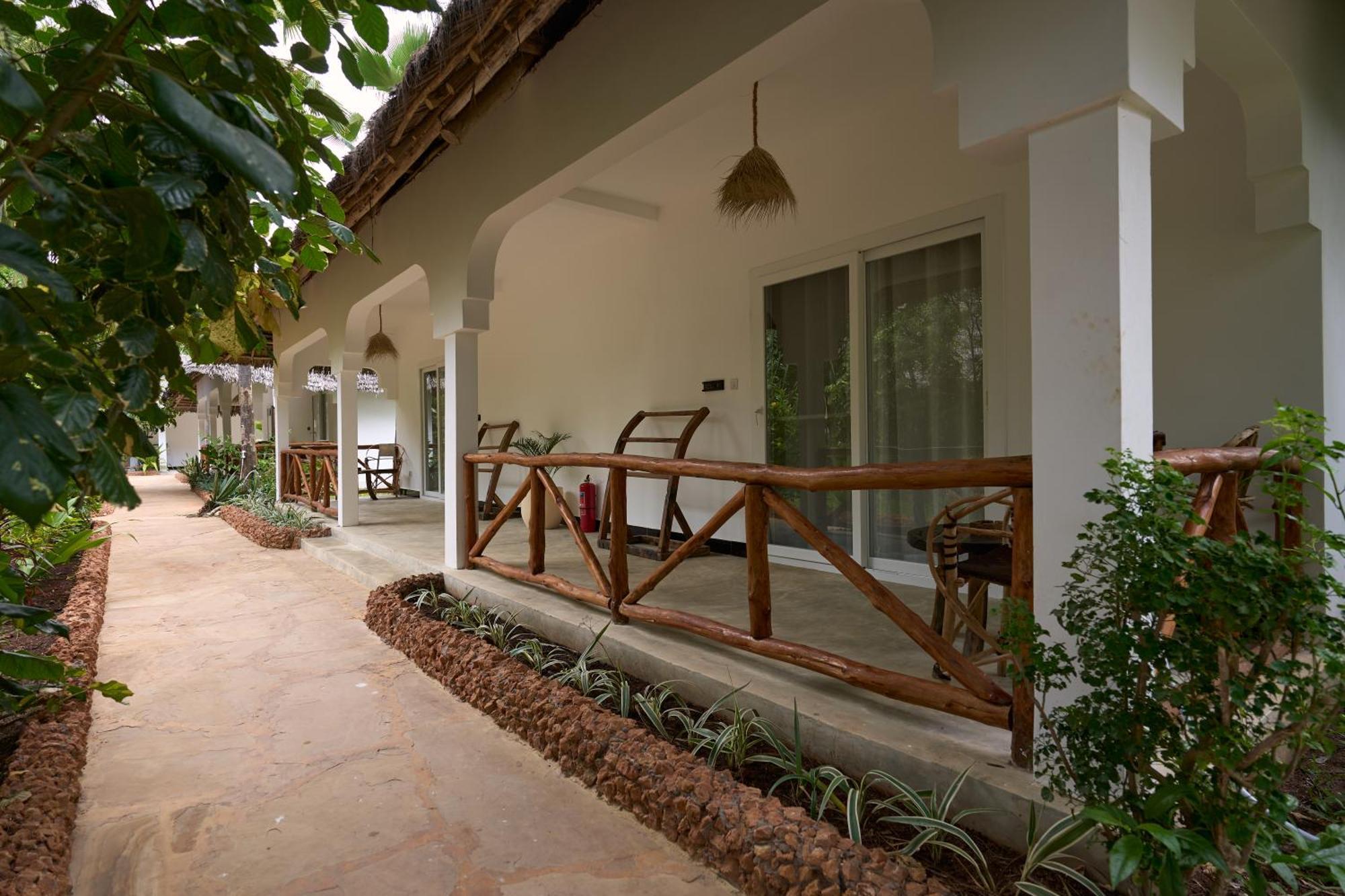 African Bungalows Nungwi Bagian luar foto