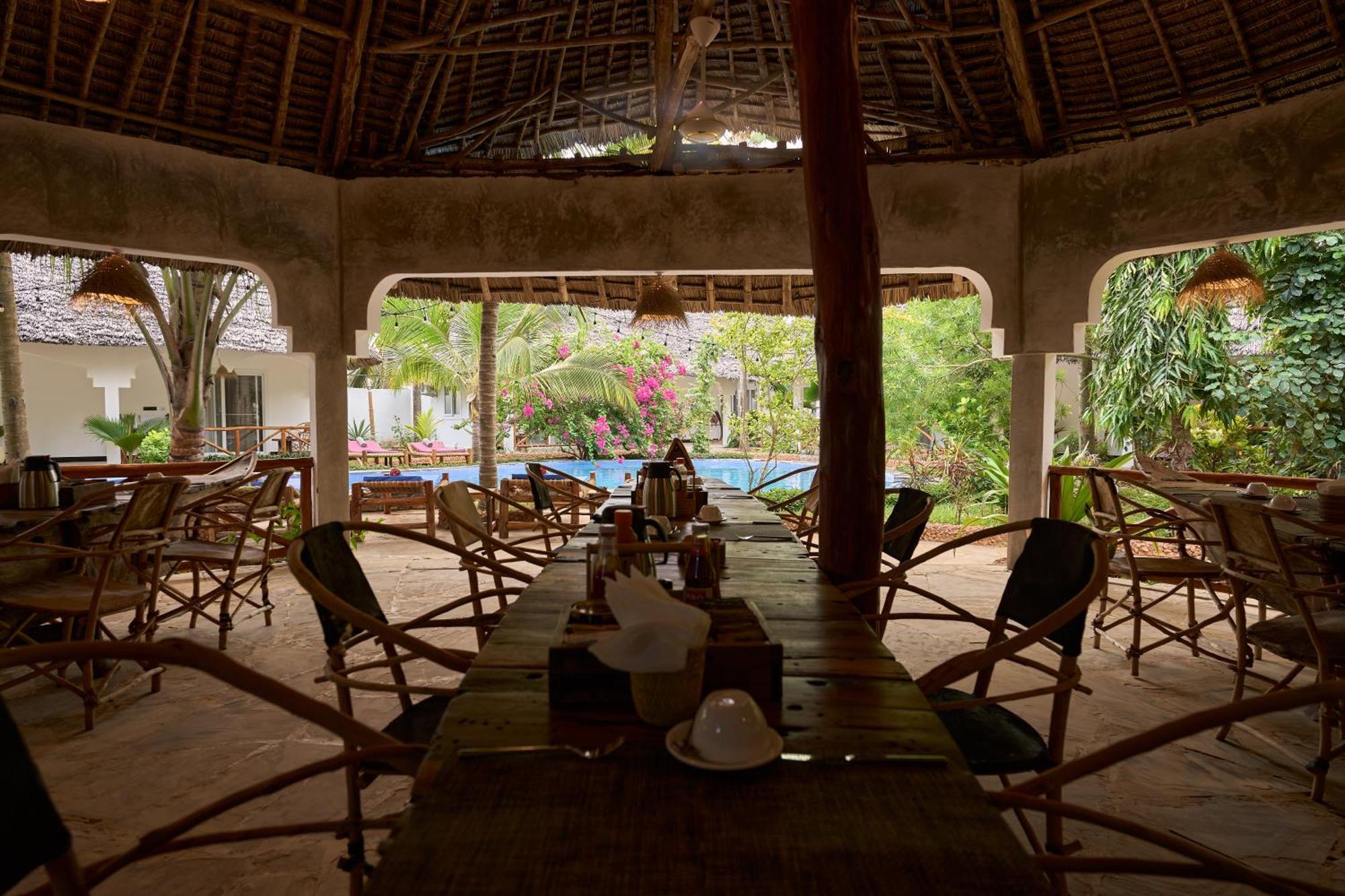 African Bungalows Nungwi Bagian luar foto