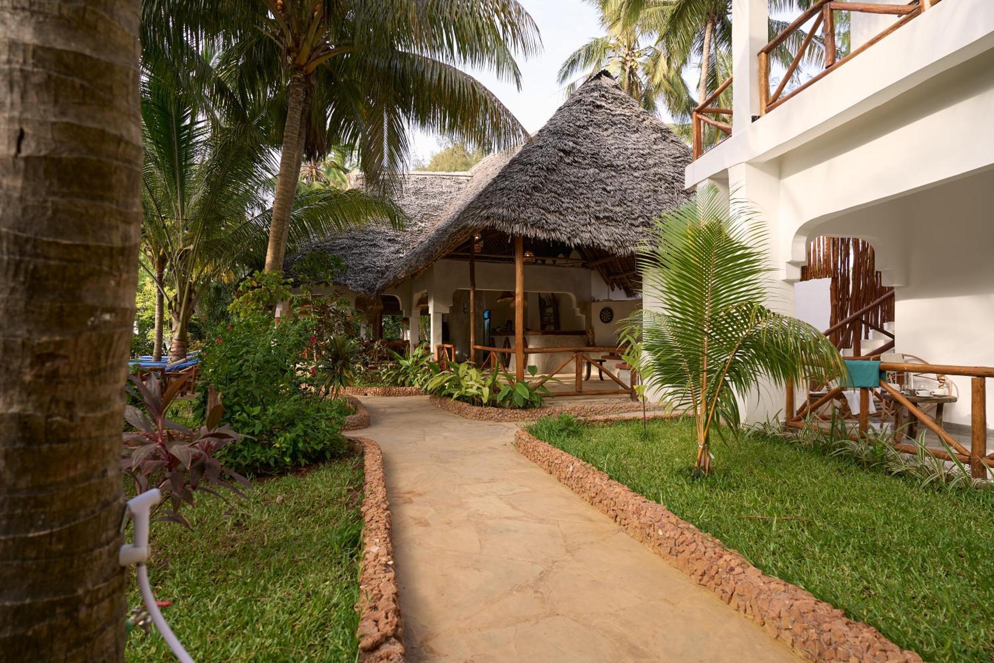 African Bungalows Nungwi Bagian luar foto