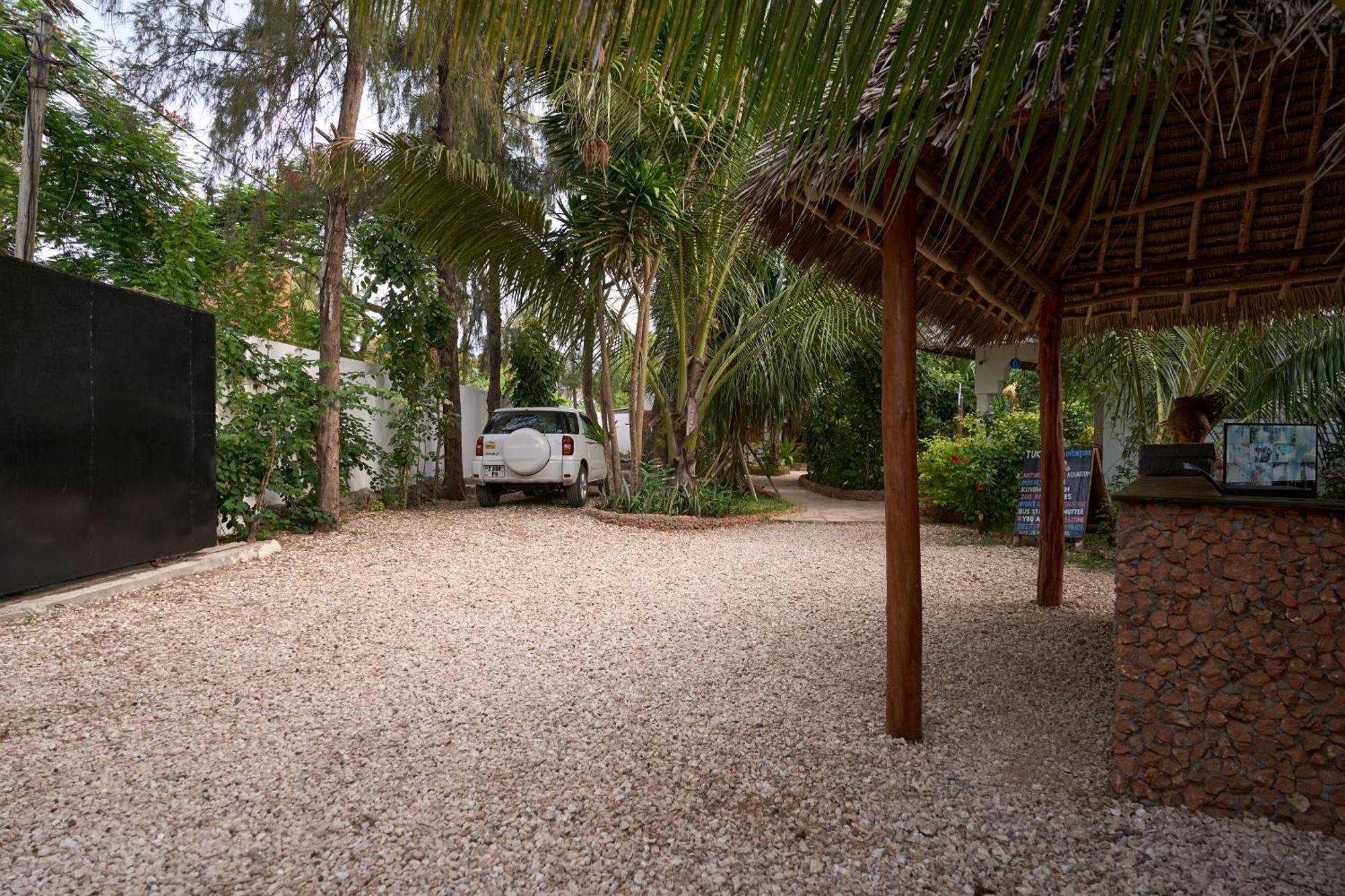 African Bungalows Nungwi Bagian luar foto