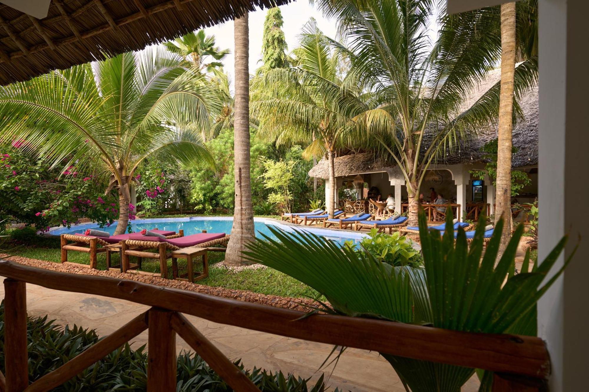 African Bungalows Nungwi Bagian luar foto