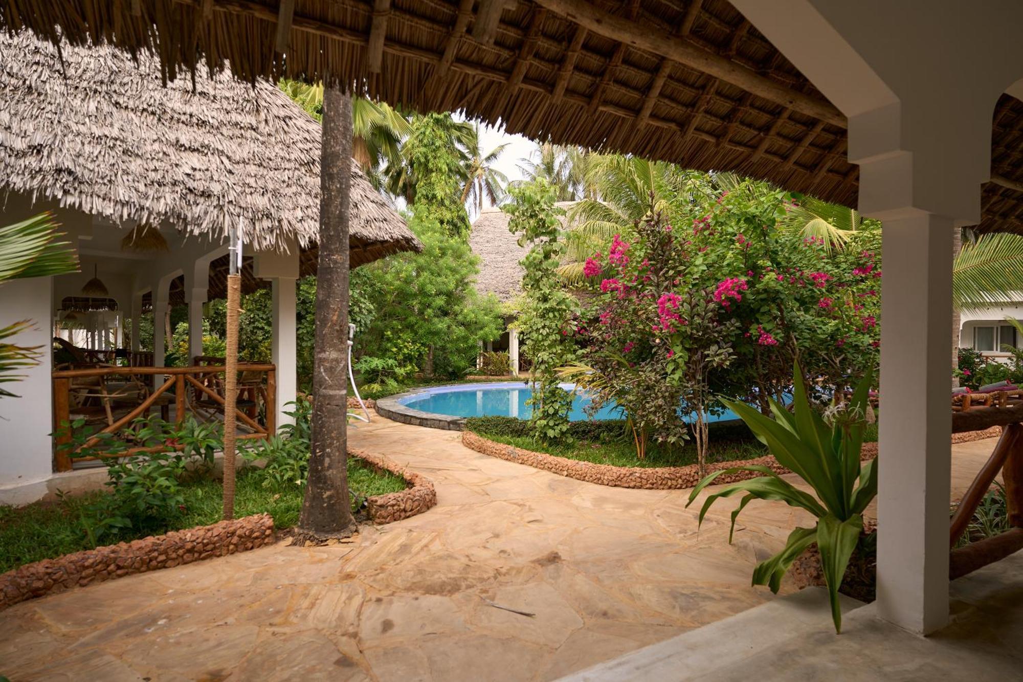 African Bungalows Nungwi Bagian luar foto