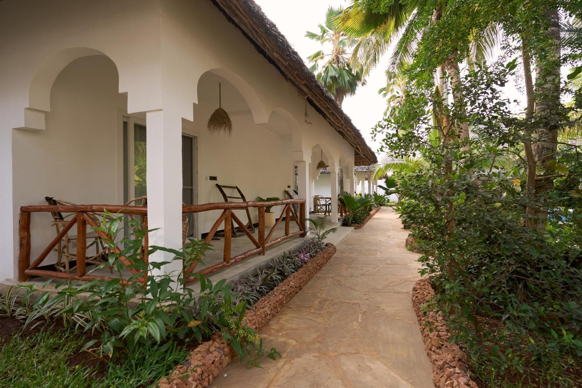 African Bungalows Nungwi Bagian luar foto