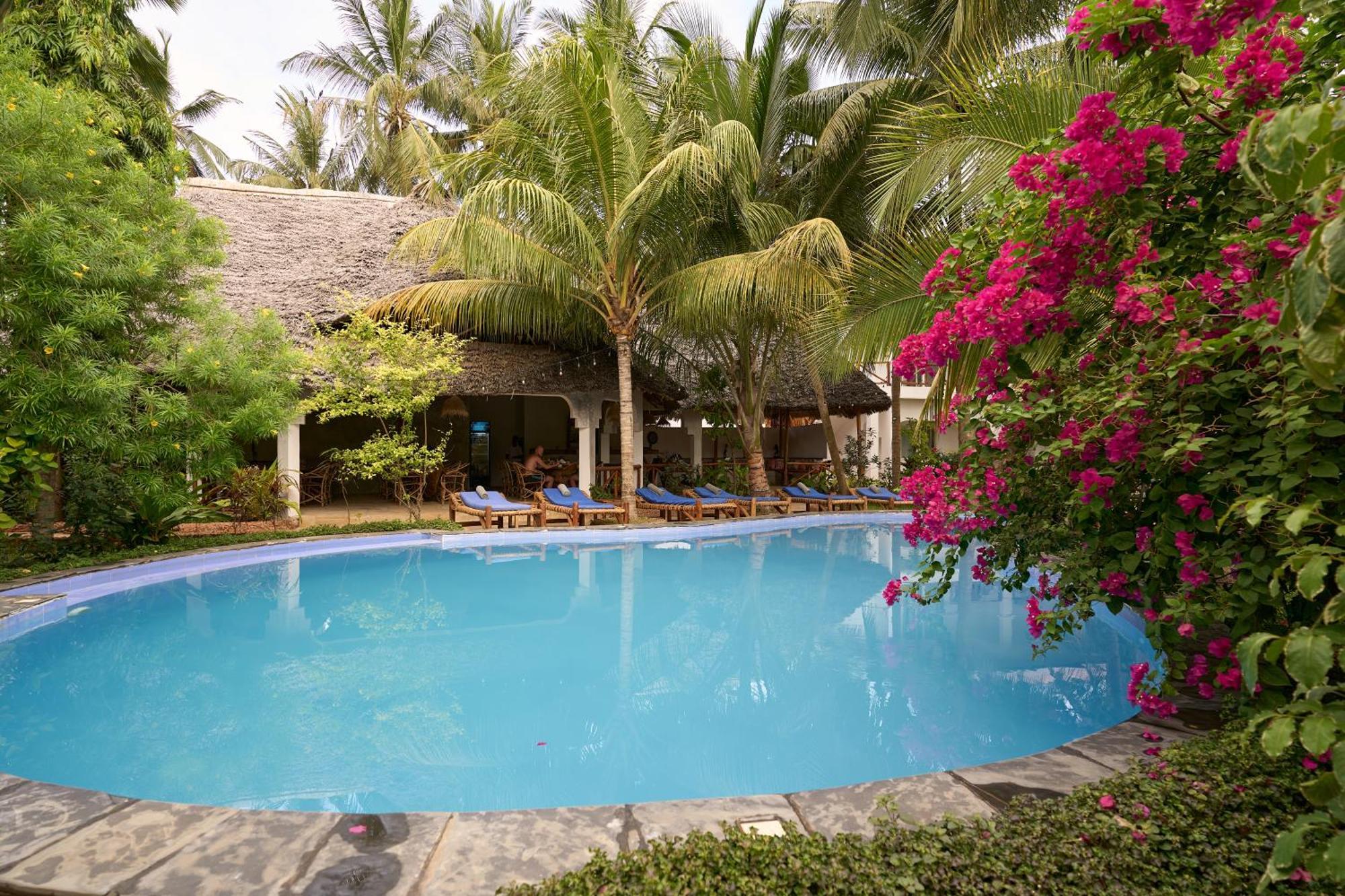 African Bungalows Nungwi Bagian luar foto