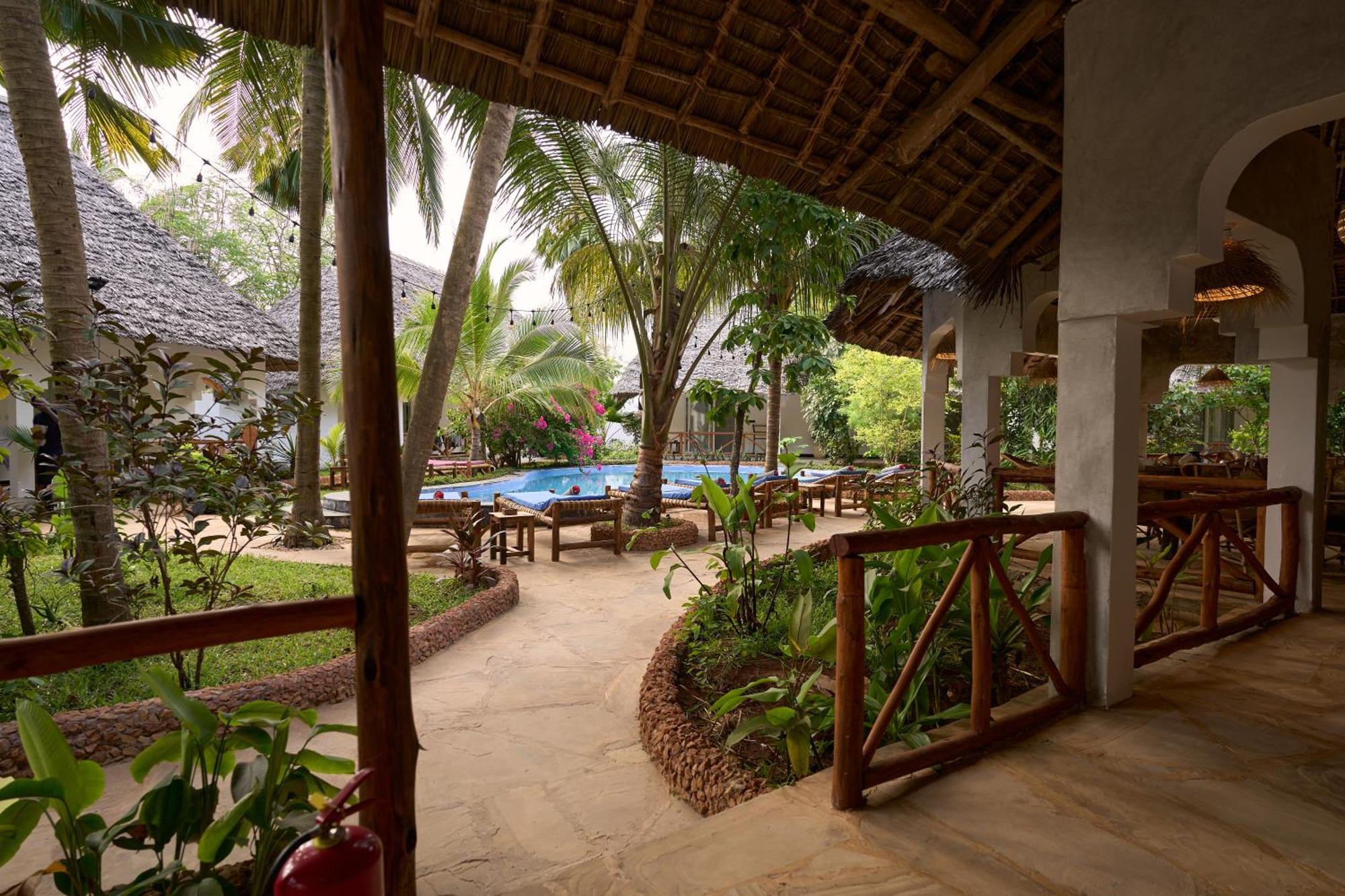 African Bungalows Nungwi Bagian luar foto