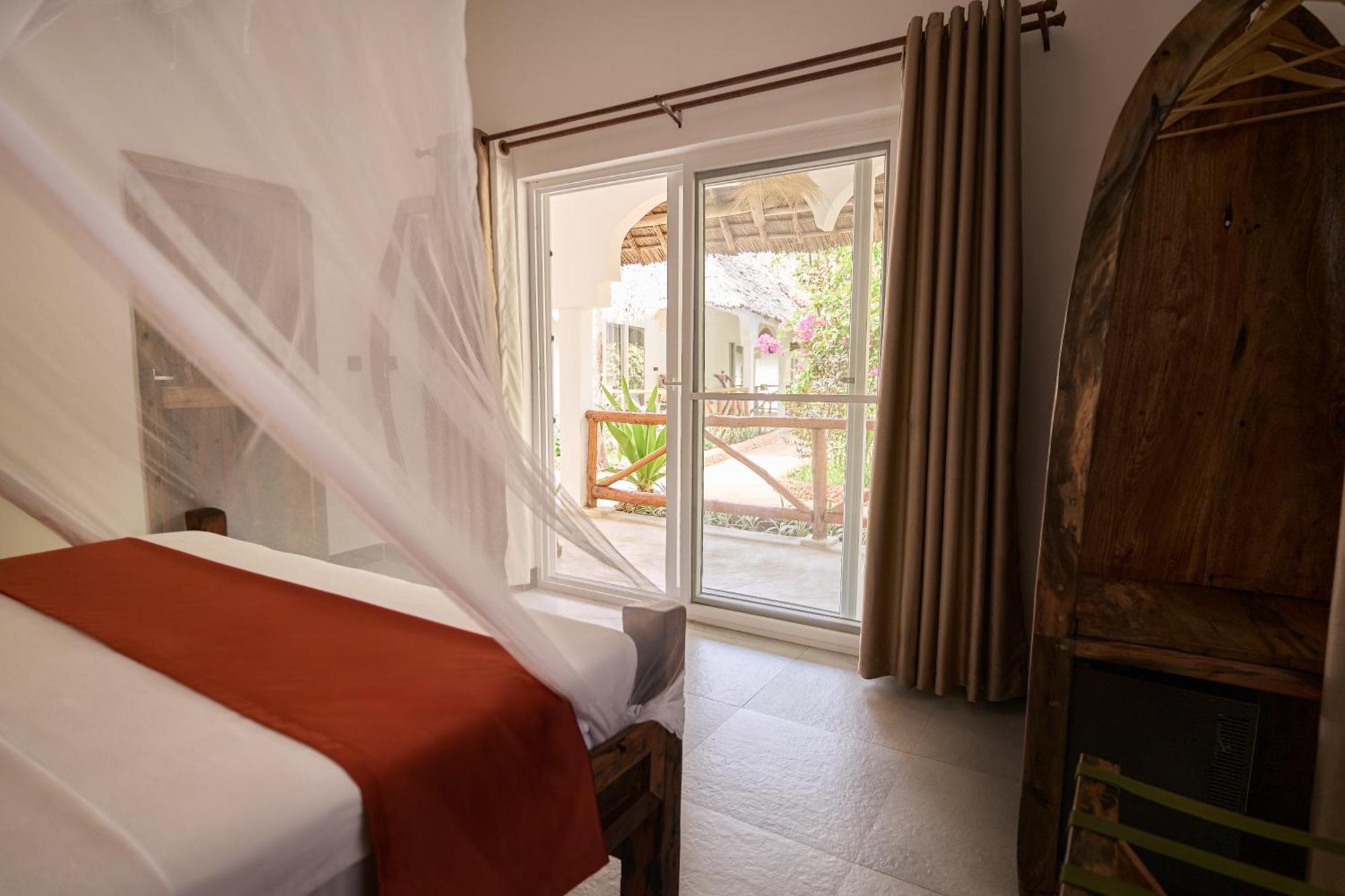 African Bungalows Nungwi Bagian luar foto